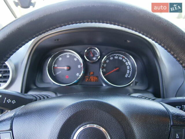 Чорний Опель Антара, об'ємом двигуна 2.23 л та пробігом 211 тис. км за 11200 $, фото 16 на Automoto.ua