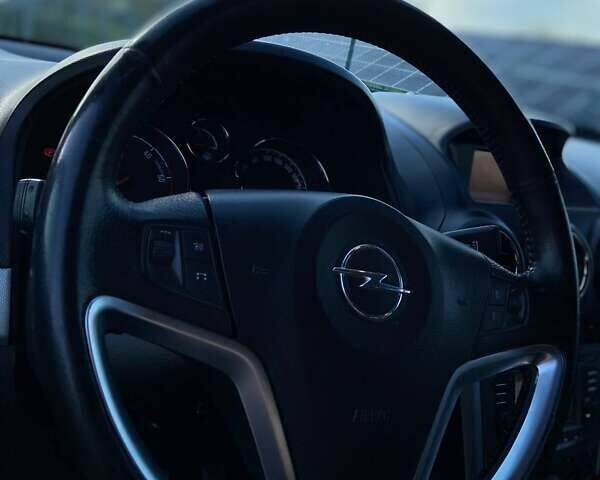 Чорний Опель Антара, об'ємом двигуна 2.2 л та пробігом 159 тис. км за 10000 $, фото 11 на Automoto.ua