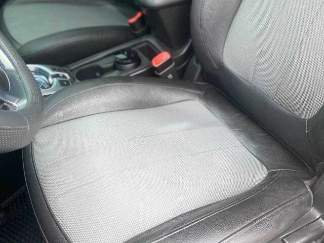 Черный Опель Антара, объемом двигателя 2.2 л и пробегом 178 тыс. км за 10900 $, фото 15 на Automoto.ua