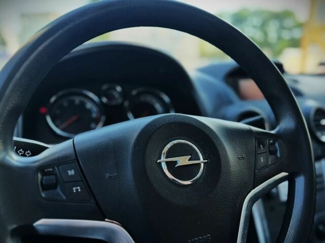 Черный Опель Антара, объемом двигателя 2.2 л и пробегом 155 тыс. км за 7800 $, фото 16 на Automoto.ua