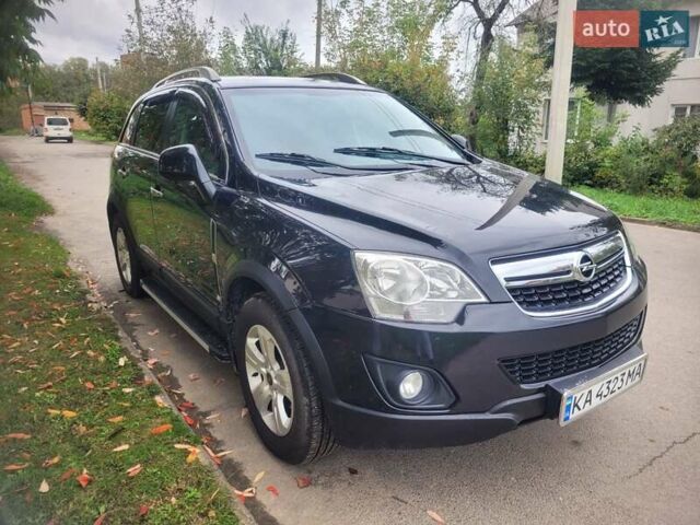 Чорний Опель Антара, об'ємом двигуна 2.4 л та пробігом 238 тис. км за 8900 $, фото 4 на Automoto.ua