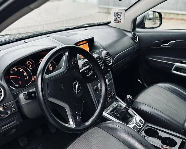 Черный Опель Антара, объемом двигателя 2.2 л и пробегом 180 тыс. км за 12800 $, фото 12 на Automoto.ua