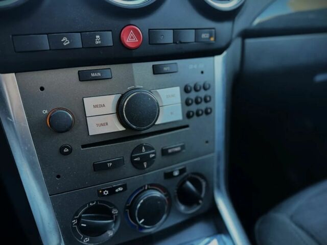 Черный Опель Антара, объемом двигателя 2.2 л и пробегом 155 тыс. км за 7800 $, фото 19 на Automoto.ua