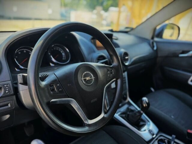 Черный Опель Антара, объемом двигателя 2.2 л и пробегом 155 тыс. км за 7800 $, фото 14 на Automoto.ua