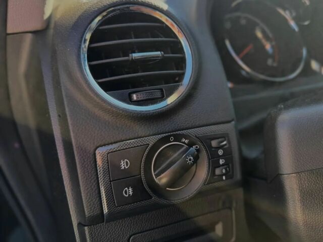 Черный Опель Антара, объемом двигателя 2.2 л и пробегом 155 тыс. км за 7800 $, фото 13 на Automoto.ua