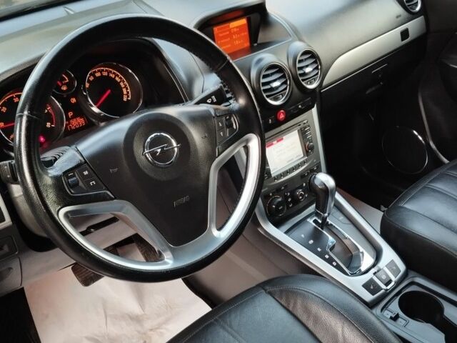 Черный Опель Антара, объемом двигателя 2.2 л и пробегом 172 тыс. км за 12350 $, фото 6 на Automoto.ua