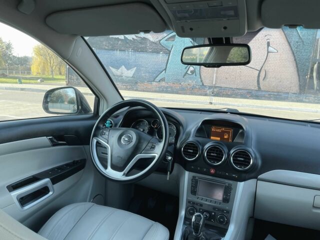 Чорний Опель Антара, об'ємом двигуна 2.2 л та пробігом 138 тис. км за 12450 $, фото 4 на Automoto.ua