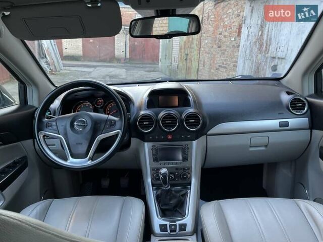 Черный Опель Антара, объемом двигателя 2.2 л и пробегом 138 тыс. км за 12985 $, фото 74 на Automoto.ua