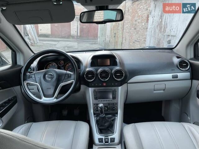 Чорний Опель Антара, об'ємом двигуна 2.2 л та пробігом 138 тис. км за 12450 $, фото 67 на Automoto.ua