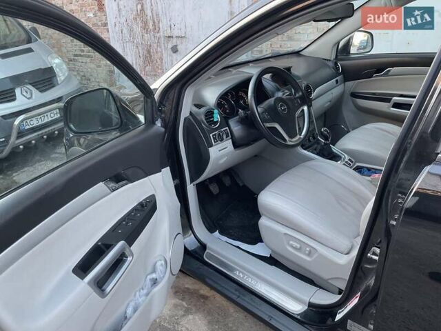 Чорний Опель Антара, об'ємом двигуна 2.2 л та пробігом 138 тис. км за 11985 $, фото 74 на Automoto.ua