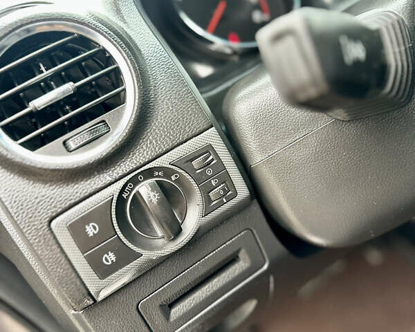 Коричневый Опель Антара, объемом двигателя 2.2 л и пробегом 241 тыс. км за 11000 $, фото 13 на Automoto.ua