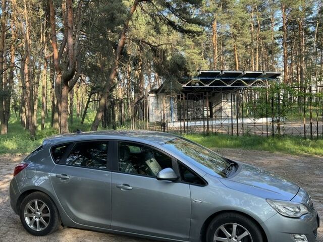 Сірий Опель Антара, об'ємом двигуна 1.2 л та пробігом 291 тис. км за 7200 $, фото 3 на Automoto.ua