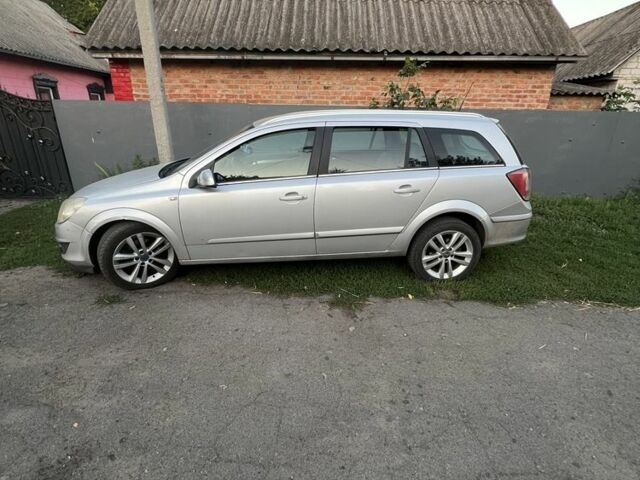 Сірий Опель Антара, об'ємом двигуна 1.9 л та пробігом 431 тис. км за 3100 $, фото 1 на Automoto.ua