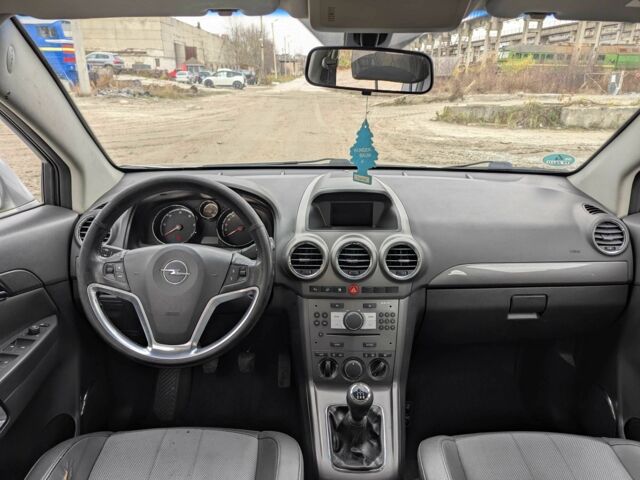 Сірий Опель Антара, об'ємом двигуна 2 л та пробігом 191 тис. км за 3700 $, фото 9 на Automoto.ua