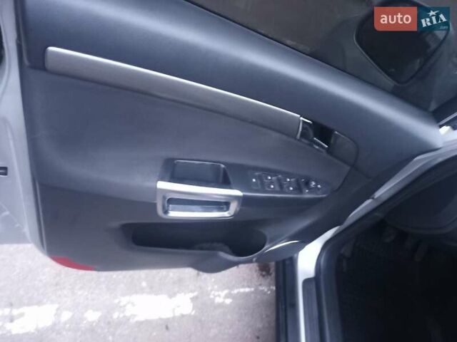 Сірий Опель Антара, об'ємом двигуна 1.99 л та пробігом 243 тис. км за 8000 $, фото 32 на Automoto.ua