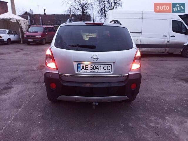 Сірий Опель Антара, об'ємом двигуна 1.99 л та пробігом 243 тис. км за 8000 $, фото 2 на Automoto.ua