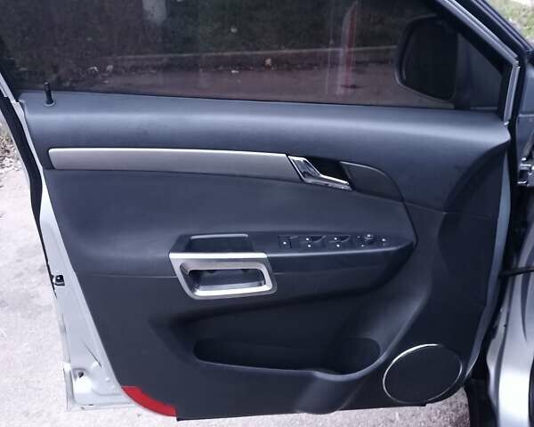 Сірий Опель Антара, об'ємом двигуна 1.99 л та пробігом 243 тис. км за 8000 $, фото 16 на Automoto.ua