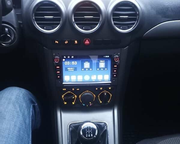 Сірий Опель Антара, об'ємом двигуна 1.99 л та пробігом 243 тис. км за 8000 $, фото 33 на Automoto.ua