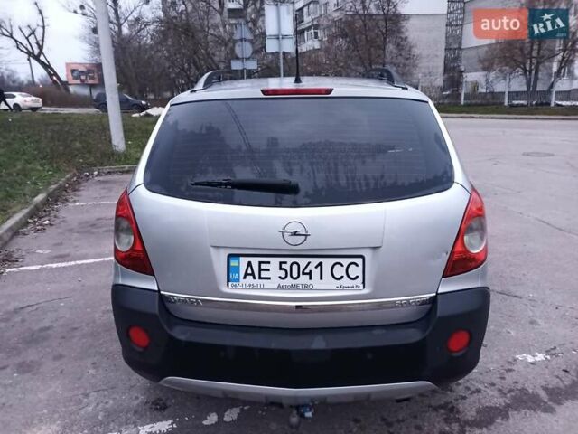 Сірий Опель Антара, об'ємом двигуна 1.99 л та пробігом 243 тис. км за 8000 $, фото 23 на Automoto.ua