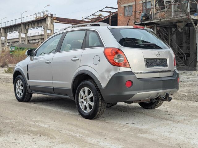 Сірий Опель Антара, об'ємом двигуна 2 л та пробігом 191 тис. км за 3700 $, фото 4 на Automoto.ua