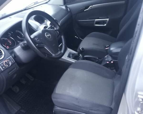 Сірий Опель Антара, об'ємом двигуна 1.99 л та пробігом 243 тис. км за 8000 $, фото 31 на Automoto.ua