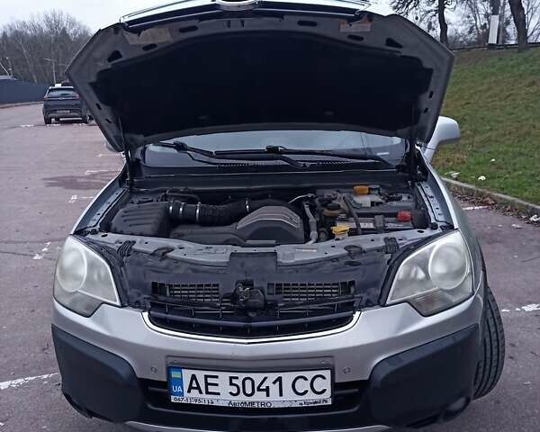 Сірий Опель Антара, об'ємом двигуна 1.99 л та пробігом 243 тис. км за 8000 $, фото 19 на Automoto.ua