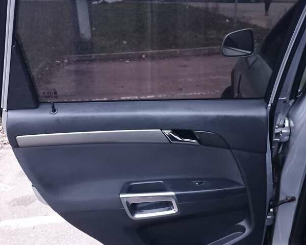 Сірий Опель Антара, об'ємом двигуна 1.99 л та пробігом 243 тис. км за 8000 $, фото 15 на Automoto.ua