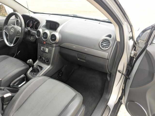 Сірий Опель Антара, об'ємом двигуна 2 л та пробігом 191 тис. км за 3700 $, фото 17 на Automoto.ua