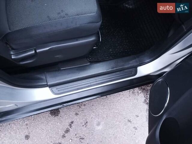 Сірий Опель Антара, об'ємом двигуна 1.99 л та пробігом 243 тис. км за 8000 $, фото 8 на Automoto.ua