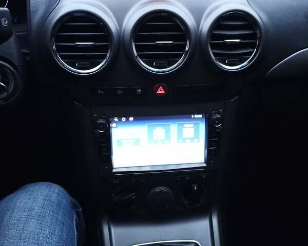 Сірий Опель Антара, об'ємом двигуна 1.99 л та пробігом 243 тис. км за 8000 $, фото 3 на Automoto.ua