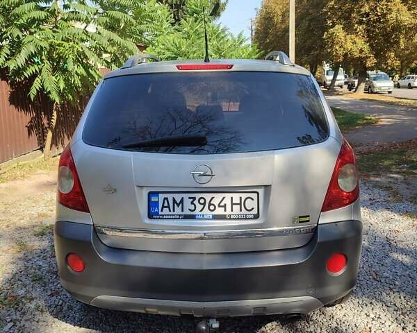 Серый Опель Антара, объемом двигателя 1.99 л и пробегом 251 тыс. км за 8200 $, фото 1 на Automoto.ua