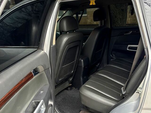 Сірий Опель Антара, об'ємом двигуна 2 л та пробігом 325 тис. км за 7800 $, фото 10 на Automoto.ua