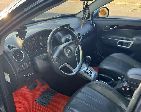 Сірий Опель Антара, об'ємом двигуна 1.99 л та пробігом 230 тис. км за 9300 $, фото 4 на Automoto.ua