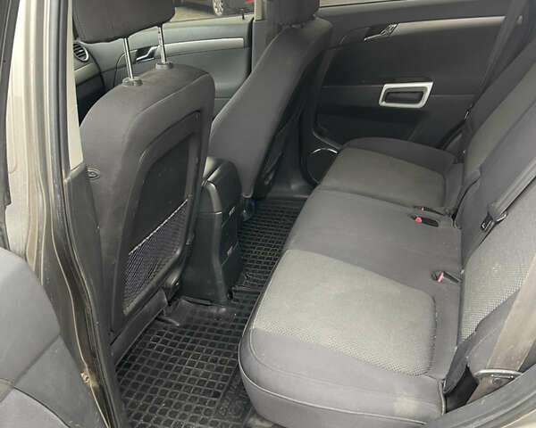 Серый Опель Антара, объемом двигателя 2.41 л и пробегом 185 тыс. км за 9399 $, фото 10 на Automoto.ua