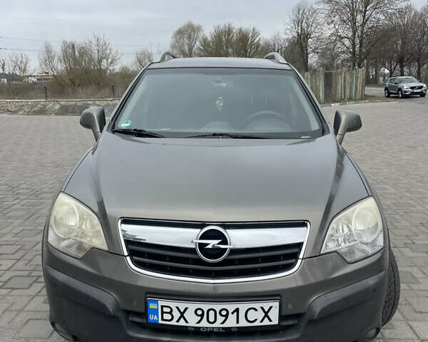 Серый Опель Антара, объемом двигателя 2.41 л и пробегом 185 тыс. км за 9399 $, фото 2 на Automoto.ua