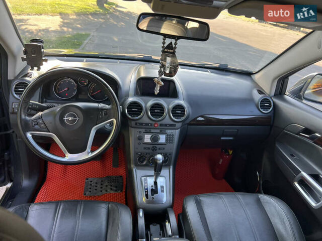 Серый Опель Антара, объемом двигателя 1.99 л и пробегом 230 тыс. км за 9300 $, фото 5 на Automoto.ua