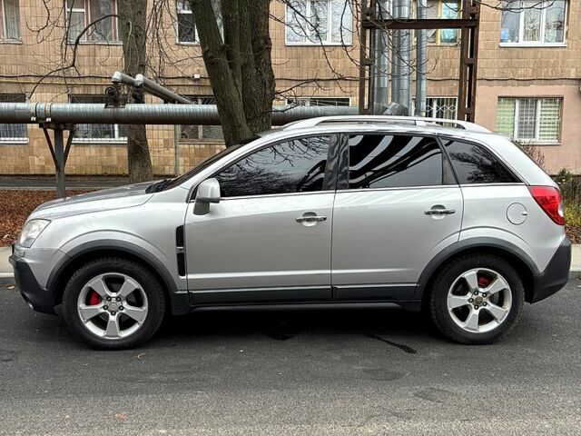 Сірий Опель Антара, об'ємом двигуна 2 л та пробігом 325 тис. км за 7800 $, фото 1 на Automoto.ua