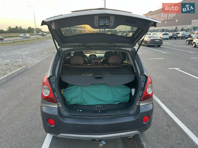 Серый Опель Антара, объемом двигателя 2 л и пробегом 280 тыс. км за 8300 $, фото 7 на Automoto.ua