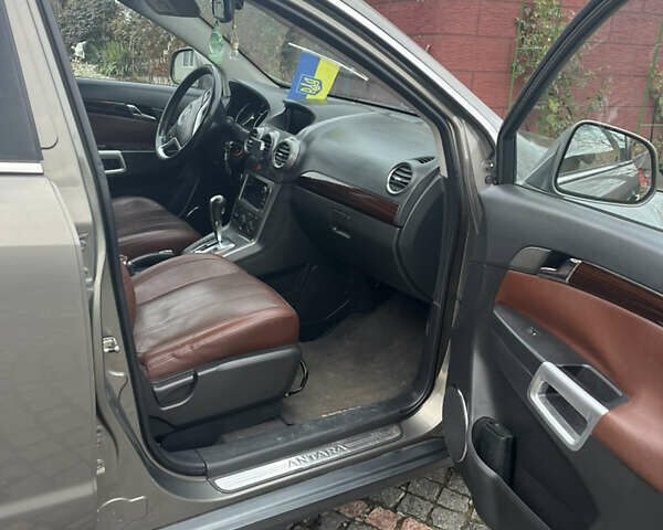 Сірий Опель Антара, об'ємом двигуна 1.99 л та пробігом 370 тис. км за 7500 $, фото 11 на Automoto.ua