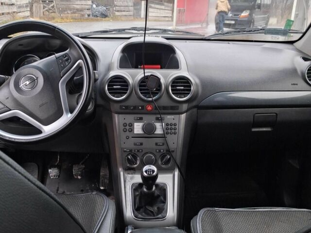 Серый Опель Антара, объемом двигателя 2 л и пробегом 304 тыс. км за 8500 $, фото 3 на Automoto.ua