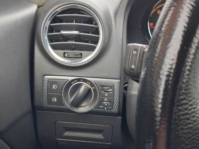 Серый Опель Антара, объемом двигателя 2 л и пробегом 304 тыс. км за 8500 $, фото 5 на Automoto.ua