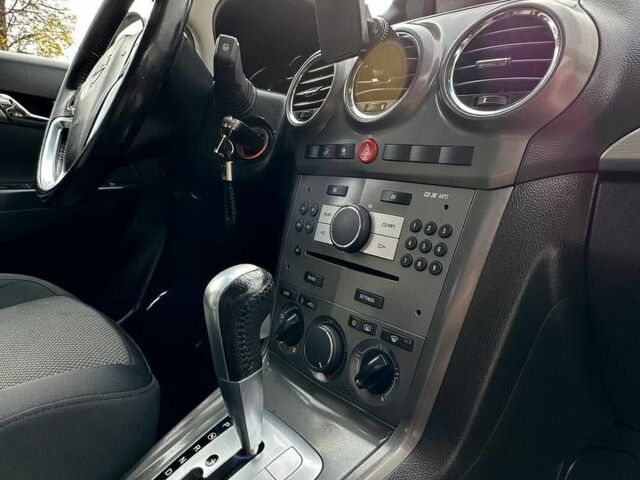 Серый Опель Антара, объемом двигателя 2 л и пробегом 273 тыс. км за 8900 $, фото 10 на Automoto.ua