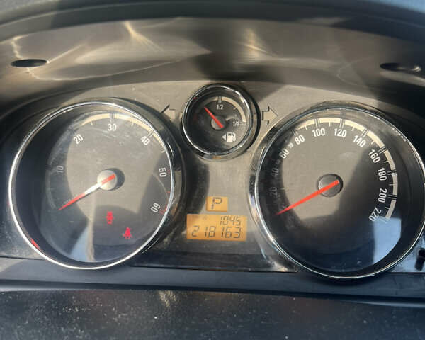 Серый Опель Антара, объемом двигателя 1.99 л и пробегом 218 тыс. км за 8600 $, фото 17 на Automoto.ua