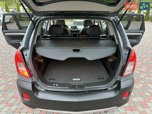 Серый Опель Антара, объемом двигателя 2.2 л и пробегом 198 тыс. км за 8750 $, фото 98 на Automoto.ua