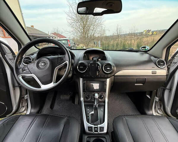 Серый Опель Антара, объемом двигателя 2.2 л и пробегом 241 тыс. км за 10699 $, фото 9 на Automoto.ua