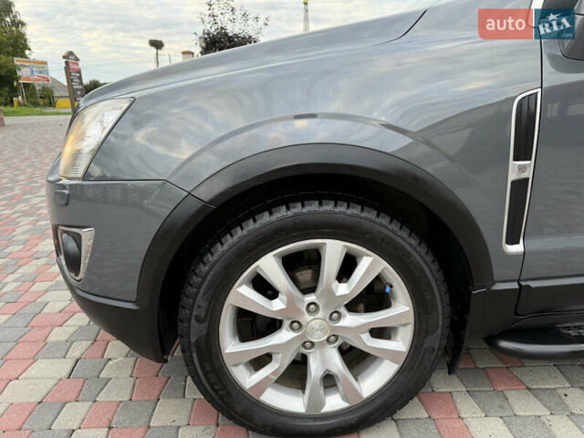 Серый Опель Антара, объемом двигателя 2.2 л и пробегом 198 тыс. км за 8750 $, фото 18 на Automoto.ua