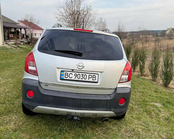 Сірий Опель Антара, об'ємом двигуна 2.23 л та пробігом 242 тис. км за 8700 $, фото 4 на Automoto.ua