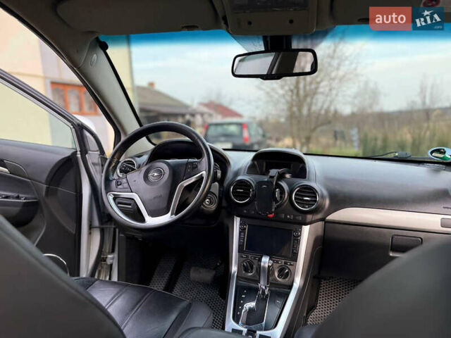 Сірий Опель Антара, об'ємом двигуна 2.23 л та пробігом 242 тис. км за 8700 $, фото 10 на Automoto.ua