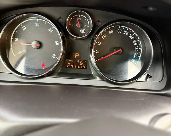 Сірий Опель Антара, об'ємом двигуна 2.23 л та пробігом 242 тис. км за 8700 $, фото 12 на Automoto.ua