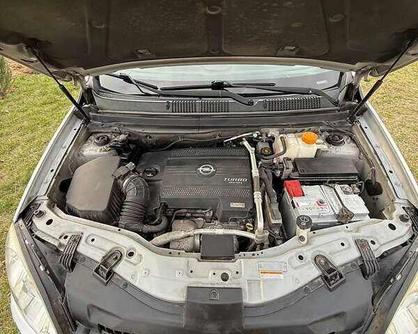 Сірий Опель Антара, об'ємом двигуна 2.23 л та пробігом 242 тис. км за 8700 $, фото 7 на Automoto.ua